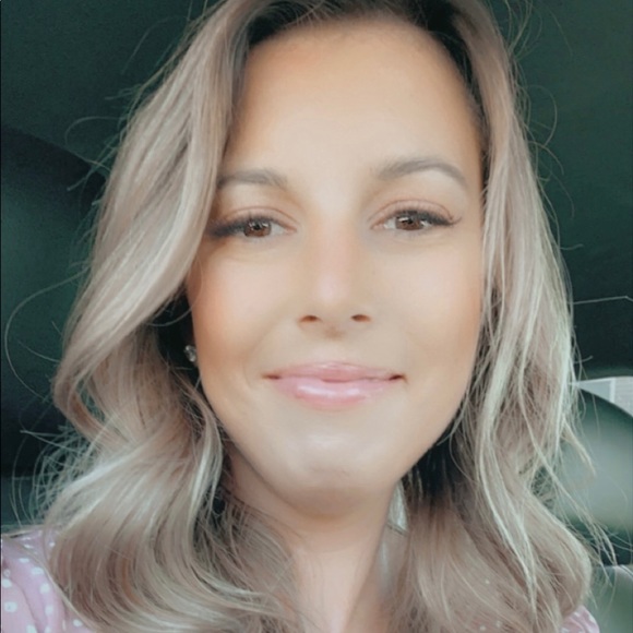 Meet your Posher, Sarah - Picture 1 of 1